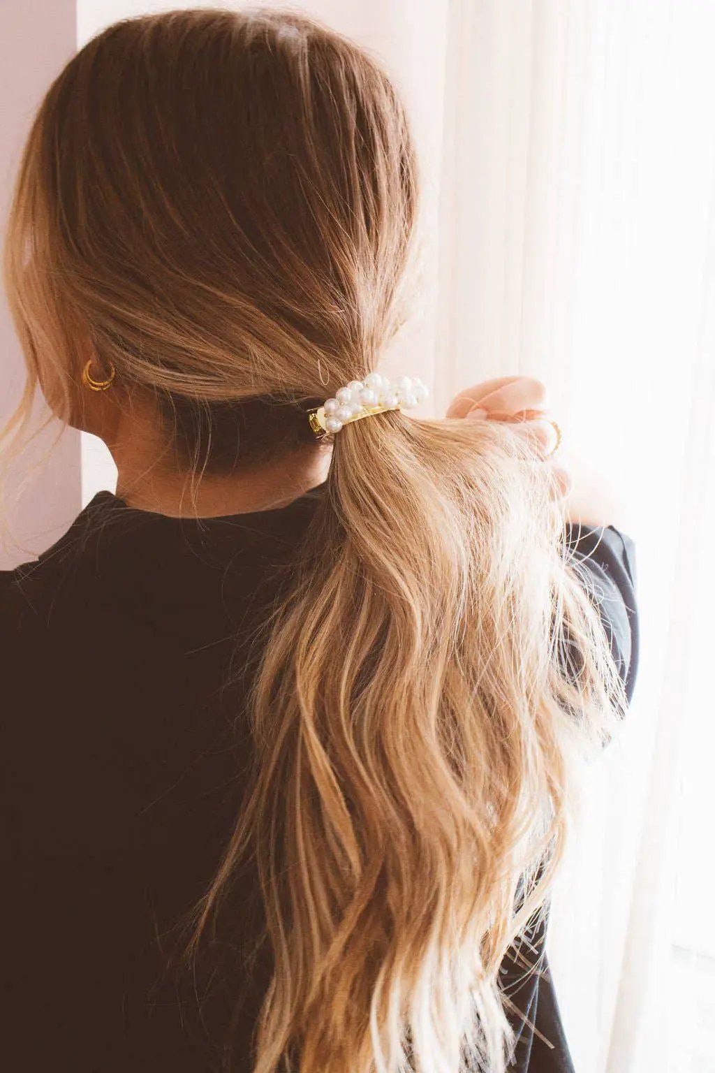 Shop ANDi Shop ANDi - Dorothy Pearl Ponytail Clip - Hair Pins, Claws & Clips Pearl ponytail clip