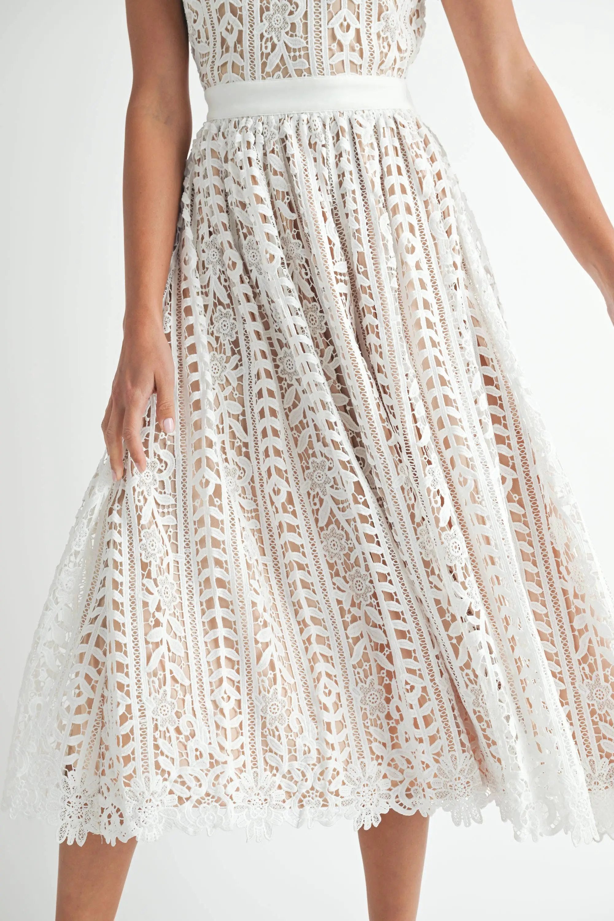 Endless Blu Endless Blu Short Sleeve White Lace Midi Dress - Dresses