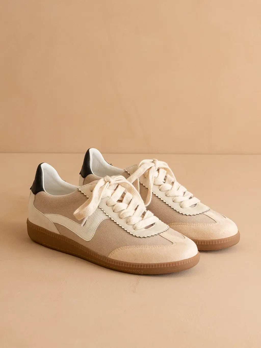 OASIS SOCIETY The Kyla Classic Low Top Sneaker - Sneakers