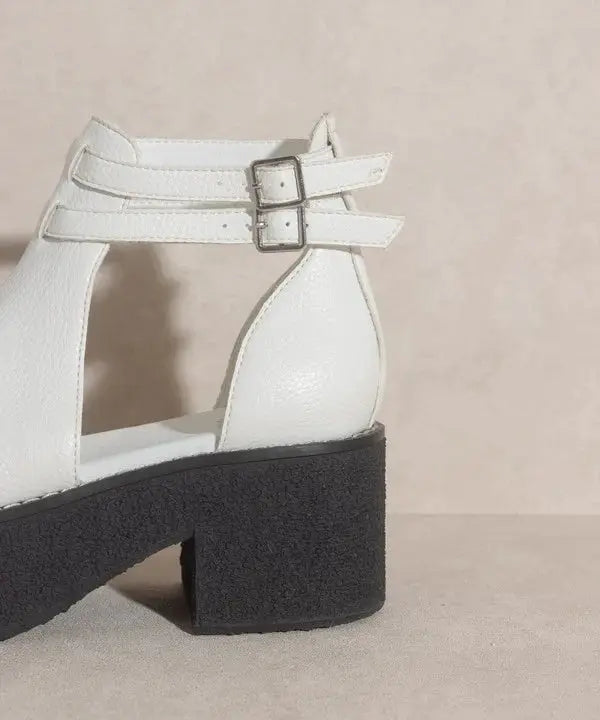Oasis Society The Elizabeth Platform Sandal - Sandals