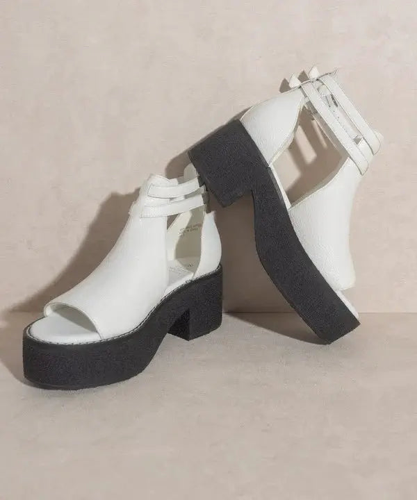 Oasis Society The Elizabeth Platform Sandal - Sandals
