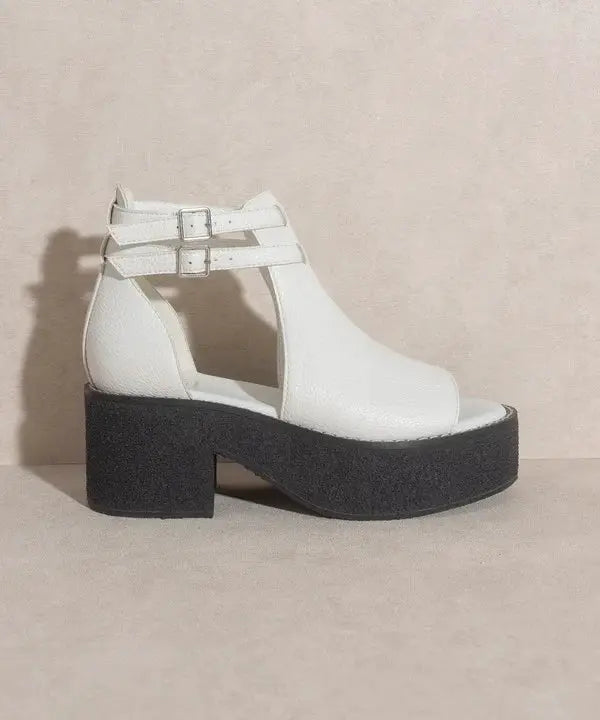 Oasis Society The Elizabeth Platform Sandal - Sandals