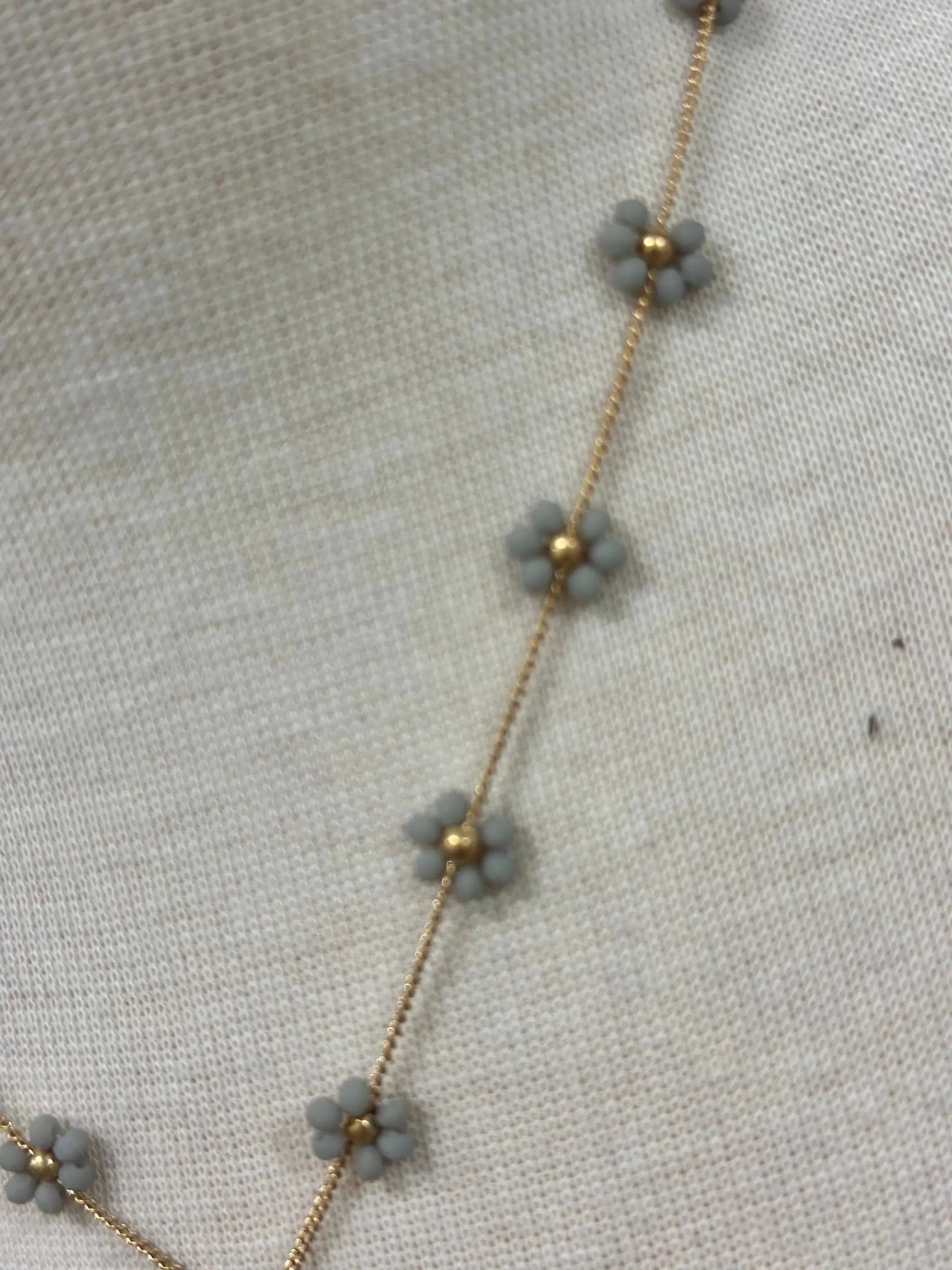 Nette Road Wholesale Pick Me Daisy Lariat Necklace - Necklaces