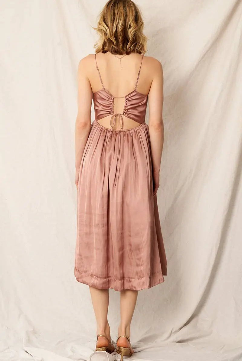 En Crème En Crème Blush Beige Sleeveless Cami Midi Dress - Dresses blush sleeveless cami midi dress