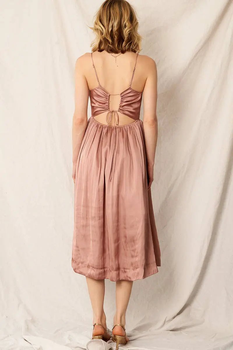 En Crème En Crème Blush Beige Sleeveless Cami Midi Dress - Dresses blush sleeveless cami midi dress