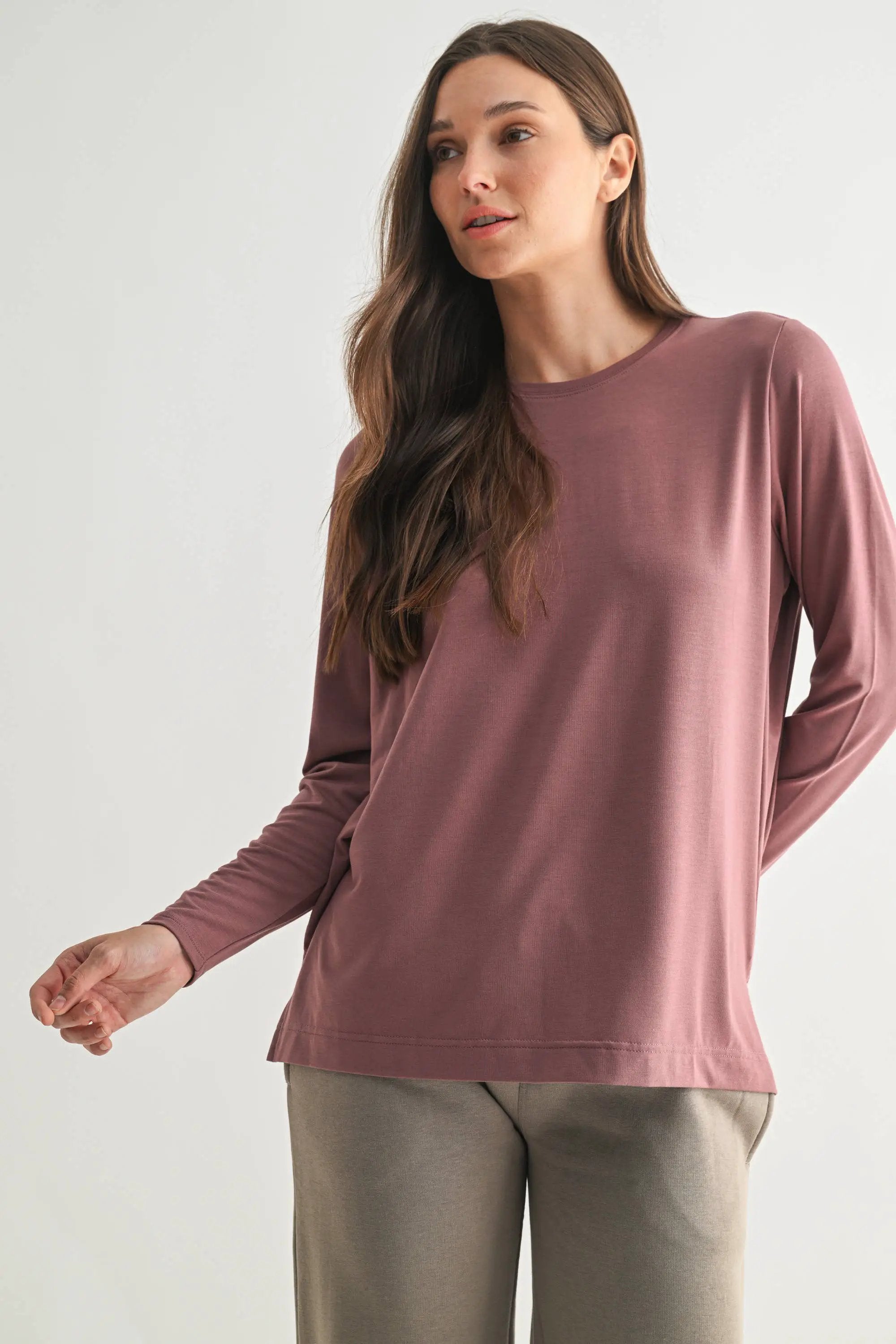 Mono B Mono B - Easy Edge High Low Long Sleeve Top - Shirts Mono B - Easy Edge High Low Long Sleeve Top