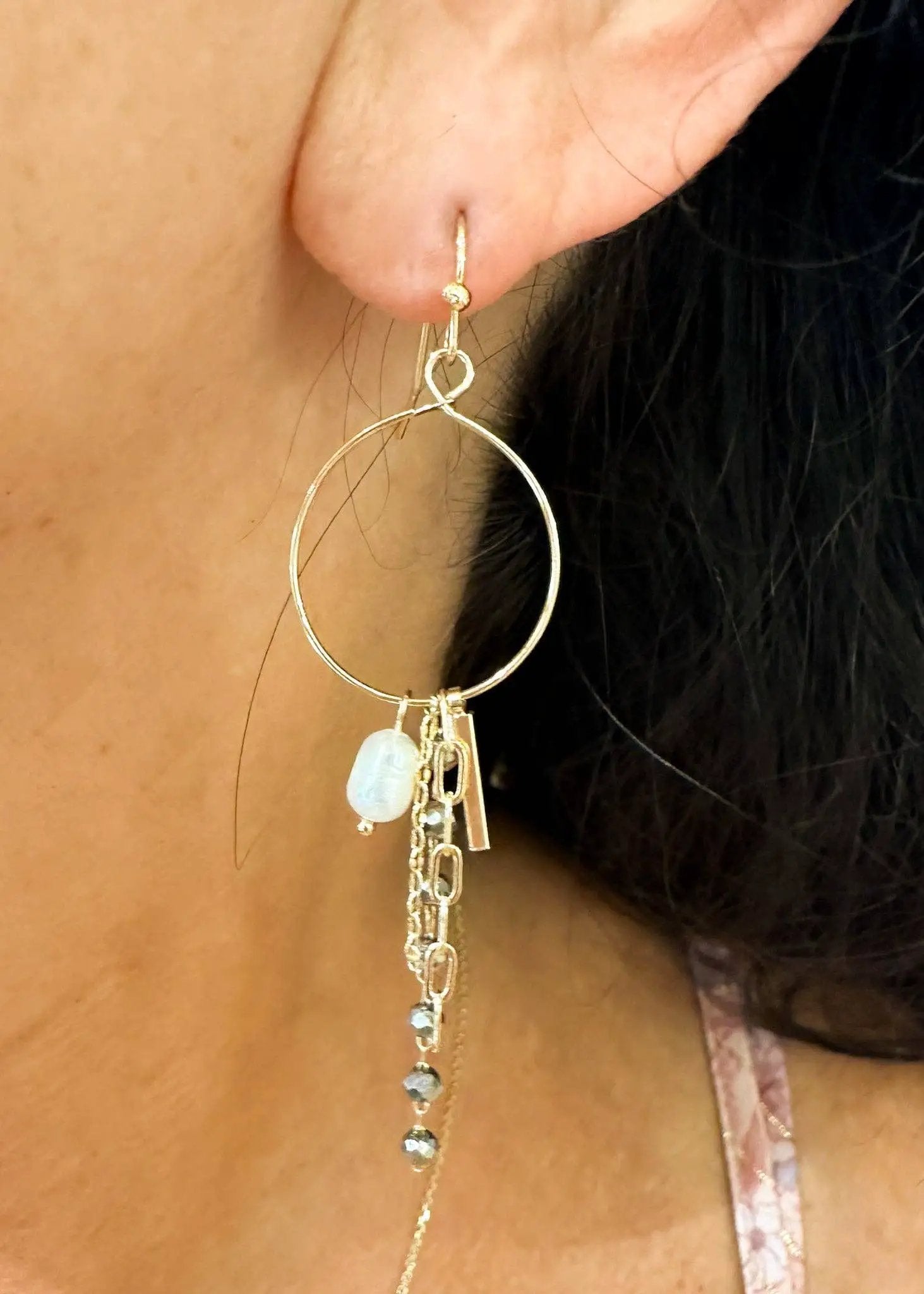 Nette Road Wholesale Mountain Charm Earrings: Cream - Earrings