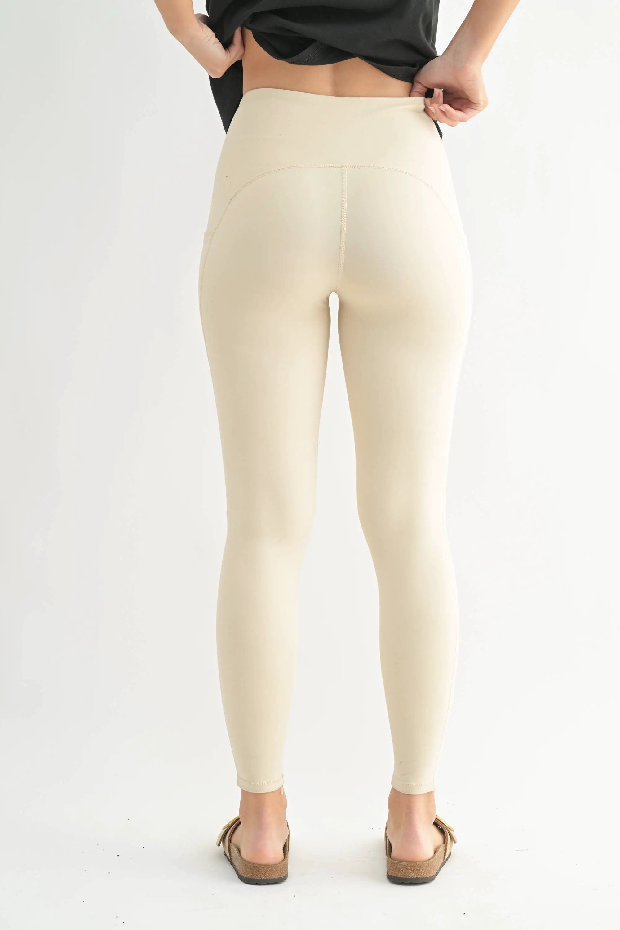 Mono B Mono B - No Front Seam Lycra-Blend Swoop Leggings in Natural - Leggings Mono B - No Front Seam Lycra-Blend Swoop Leggings