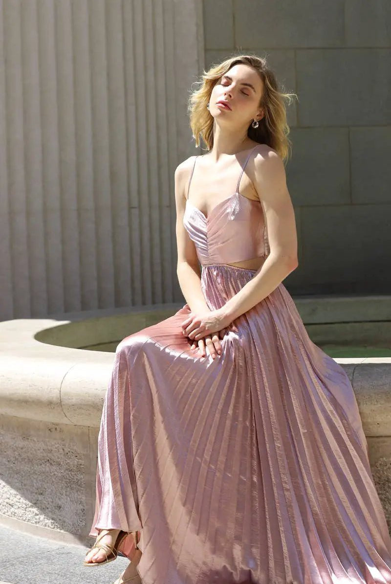 En Crème En Crème Blush Sleeveless Sweetheart Neckline Pleated Maxi Dress - Dresses sleeveless sweetheart neckline pleated maxi dress