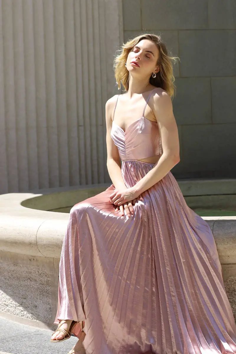 En Crème En Crème Blush Sleeveless Sweetheart Neckline Pleated Maxi Dress - Dresses sleeveless sweetheart neckline pleated maxi dress