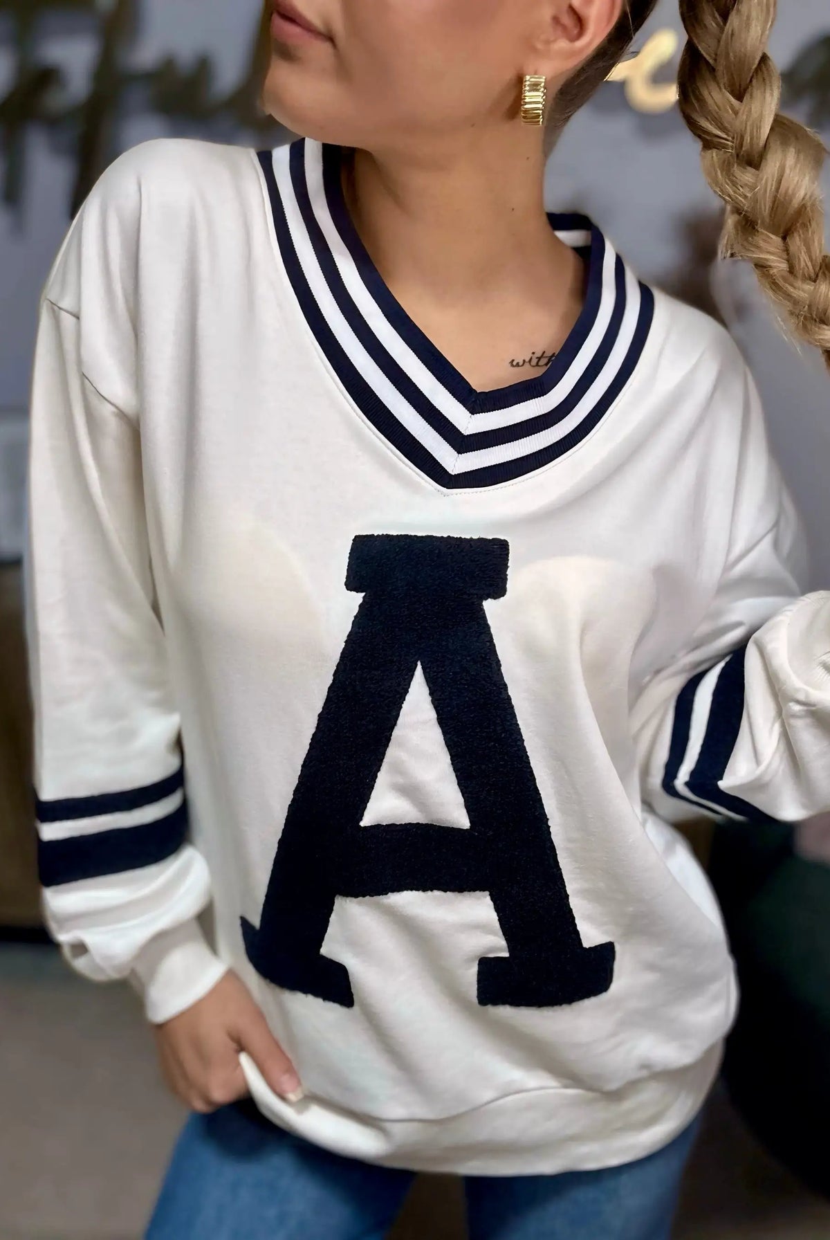 Oddi Oddi - Varsity-Inspired Pullover: White Blue Combo - Sweatshirts