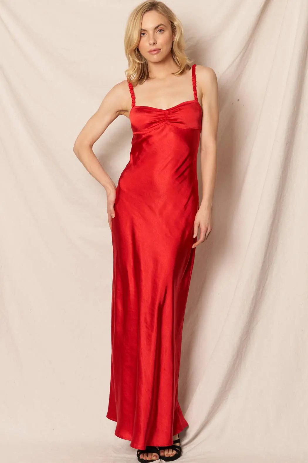En Crème En Crème Red Sleeveless Sweetheart Neckline Satin Maxi Dress - Dresses Red satin maxi dress