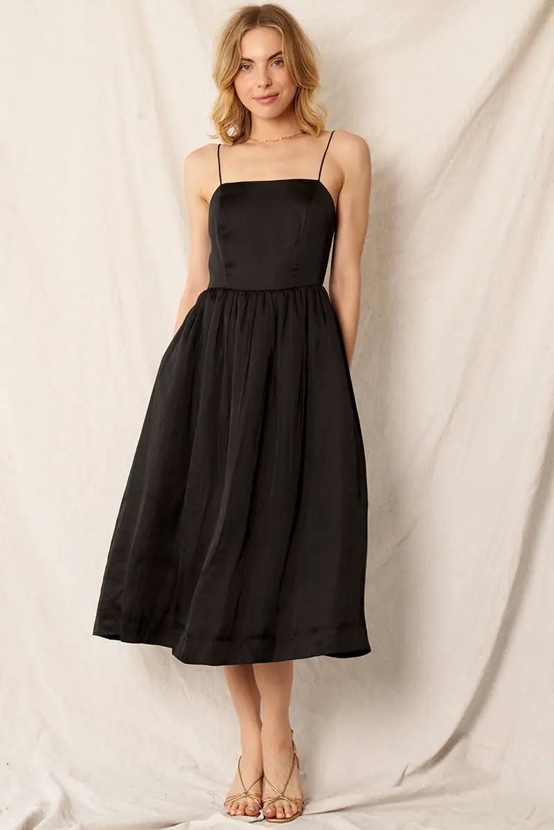 En Crème En Crème Black Sleeveless Cami Midi Dress - Dresses black sleeveless cami midi dress