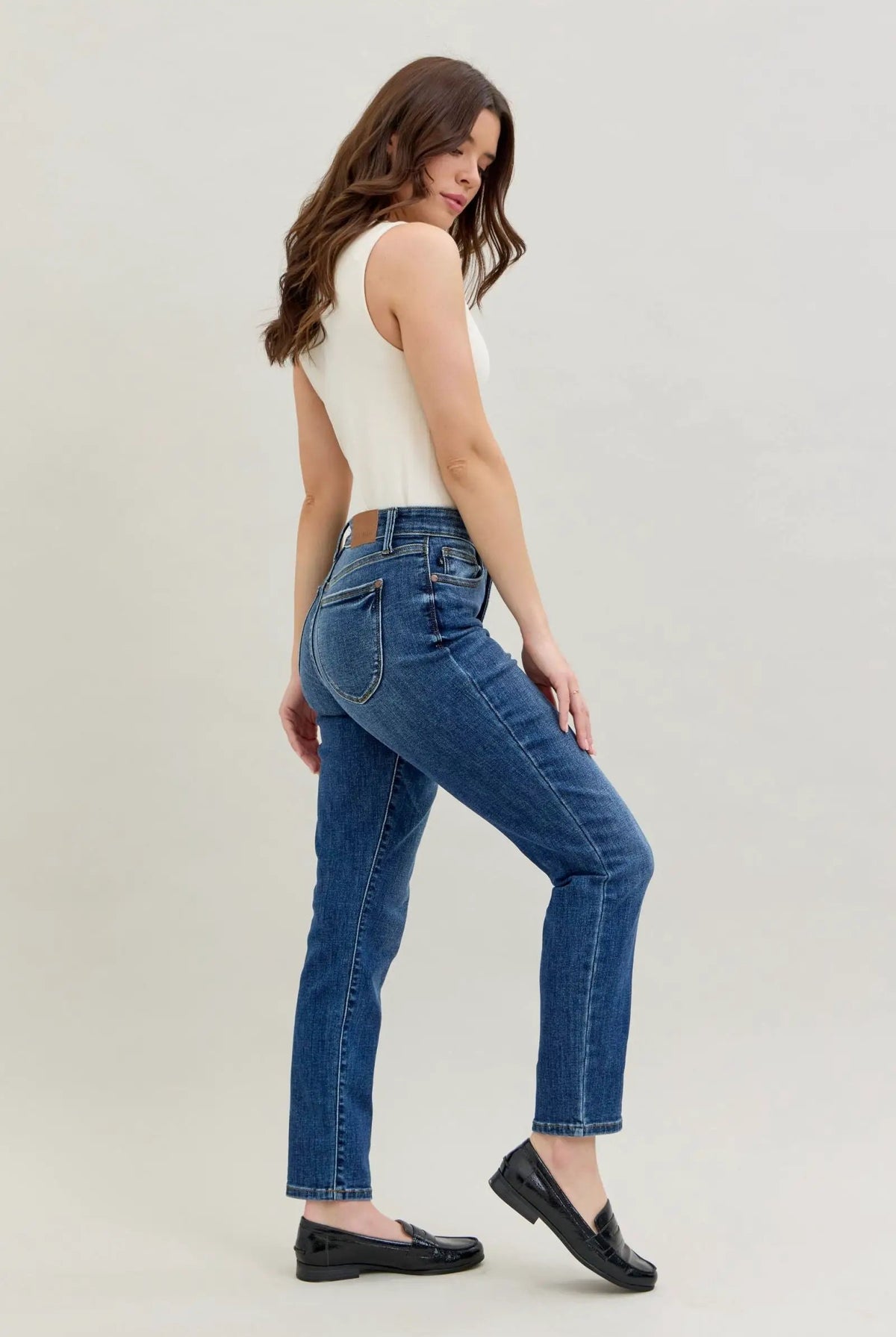 Judy Blue The High Rise Dark Wash Relaxed Skinny Jeans - Jeans Judy Blue High Rise Skinny