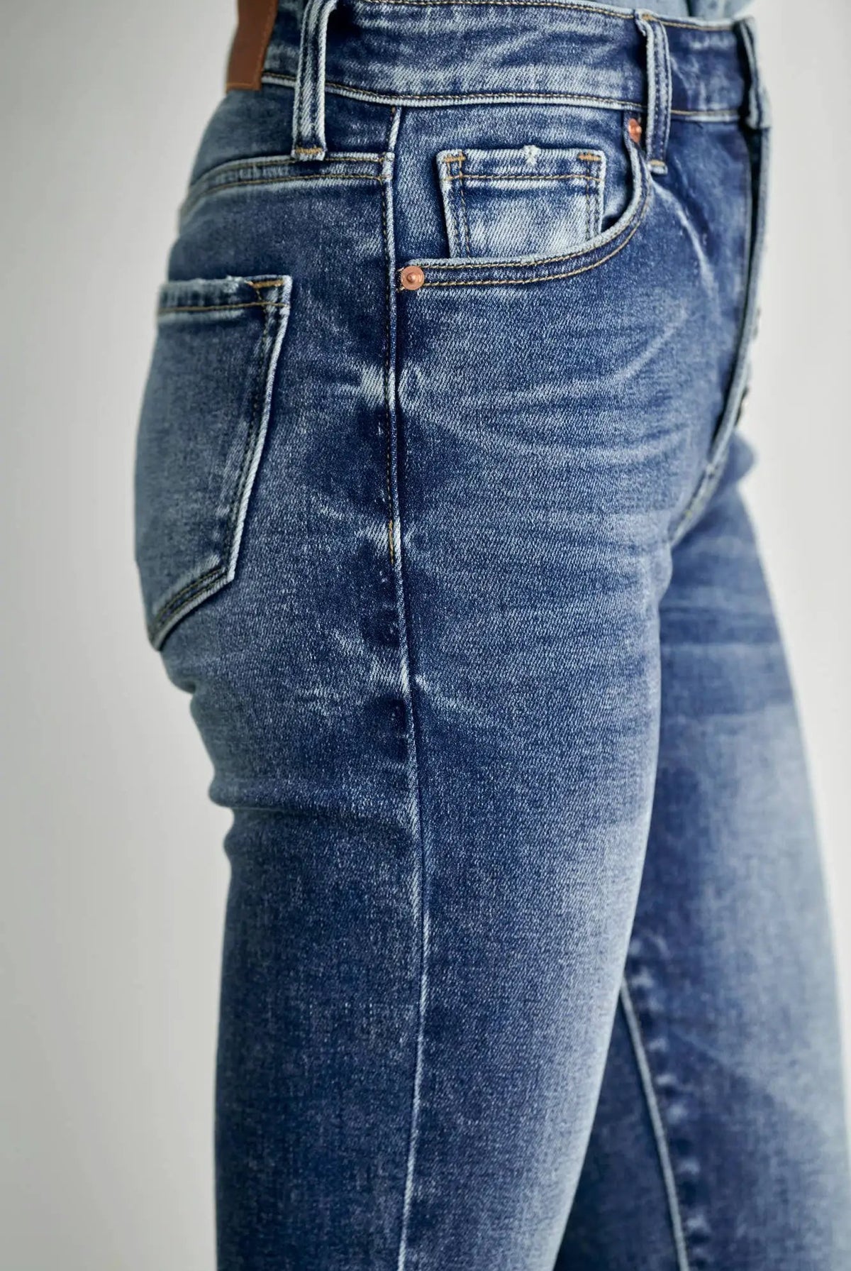 ARTEMIS VINTAGE Artemis Vintage Medium Wash High Rise Button-Up Skinny Jeans - Jeans