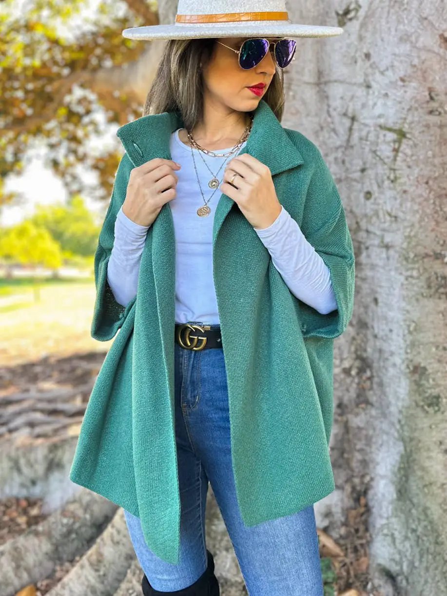 AMOLI AMOLI - Green Solid Knitted Cardigan with Neck Button - Cardigans