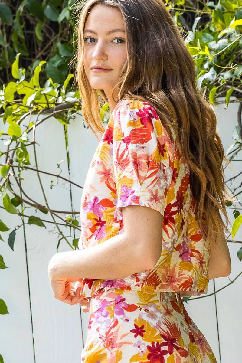 En Crème En Crème - Tropical Print Wrap V Neck Top - Clothing Tops Tropical print wrap v neck top