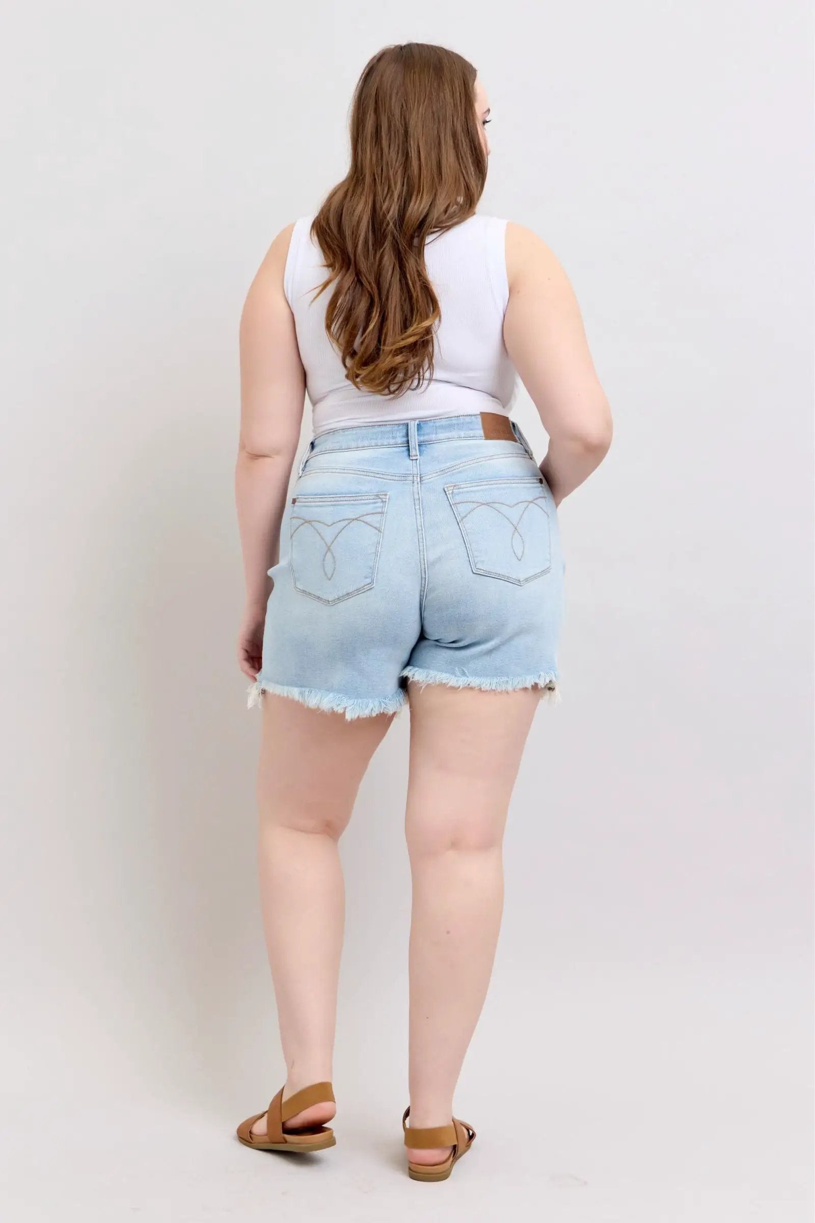 Judy Blue Judy Blue Long Cut-Off 2 Button Dad Shorts PLUS - Shorts Judy Blue Long Cut-Off 2 Button Dad Shorts PLUS