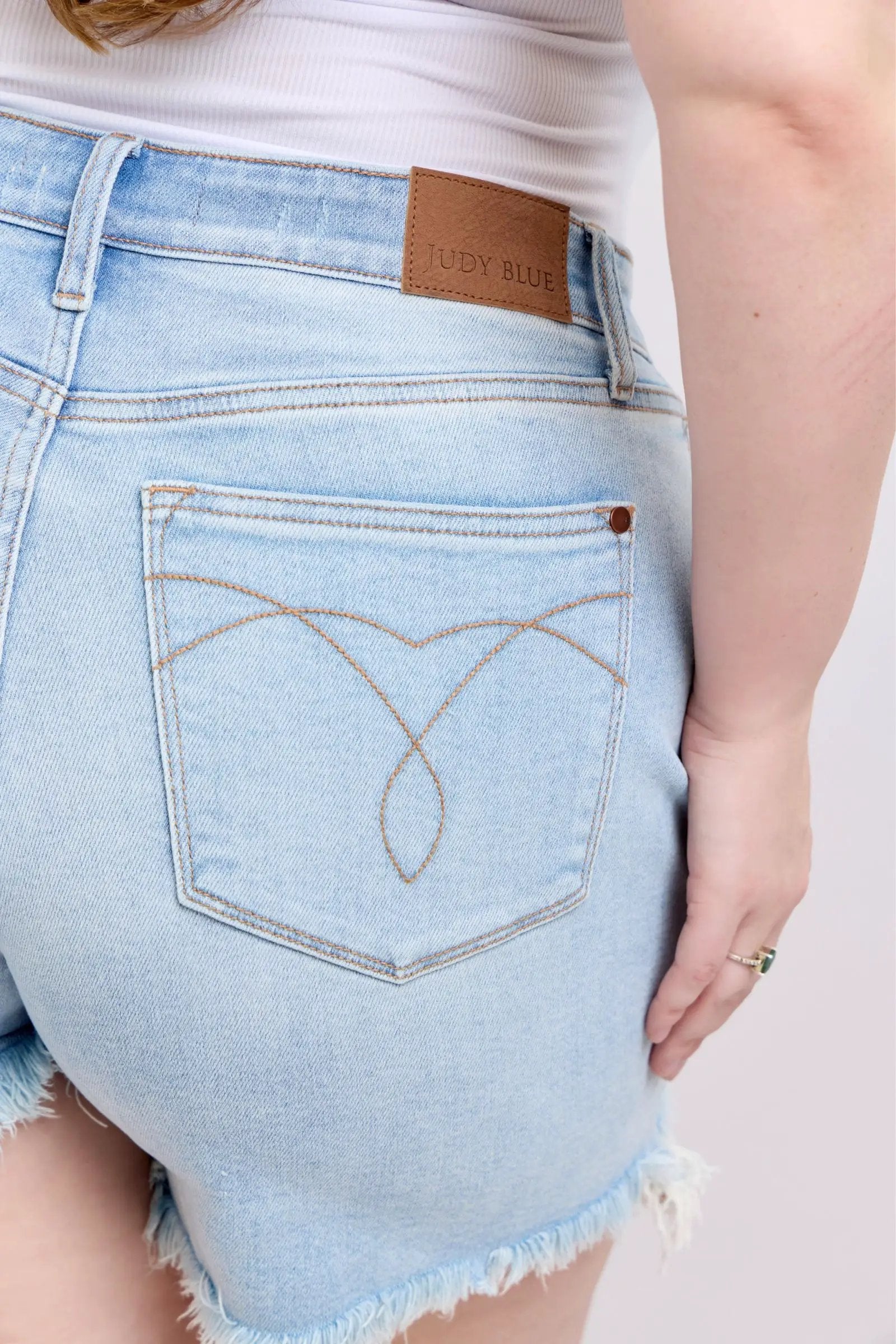 Judy Blue Judy Blue Long Cut-Off 2 Button Dad Shorts PLUS - Shorts Judy Blue Long Cut-Off 2 Button Dad Shorts PLUS