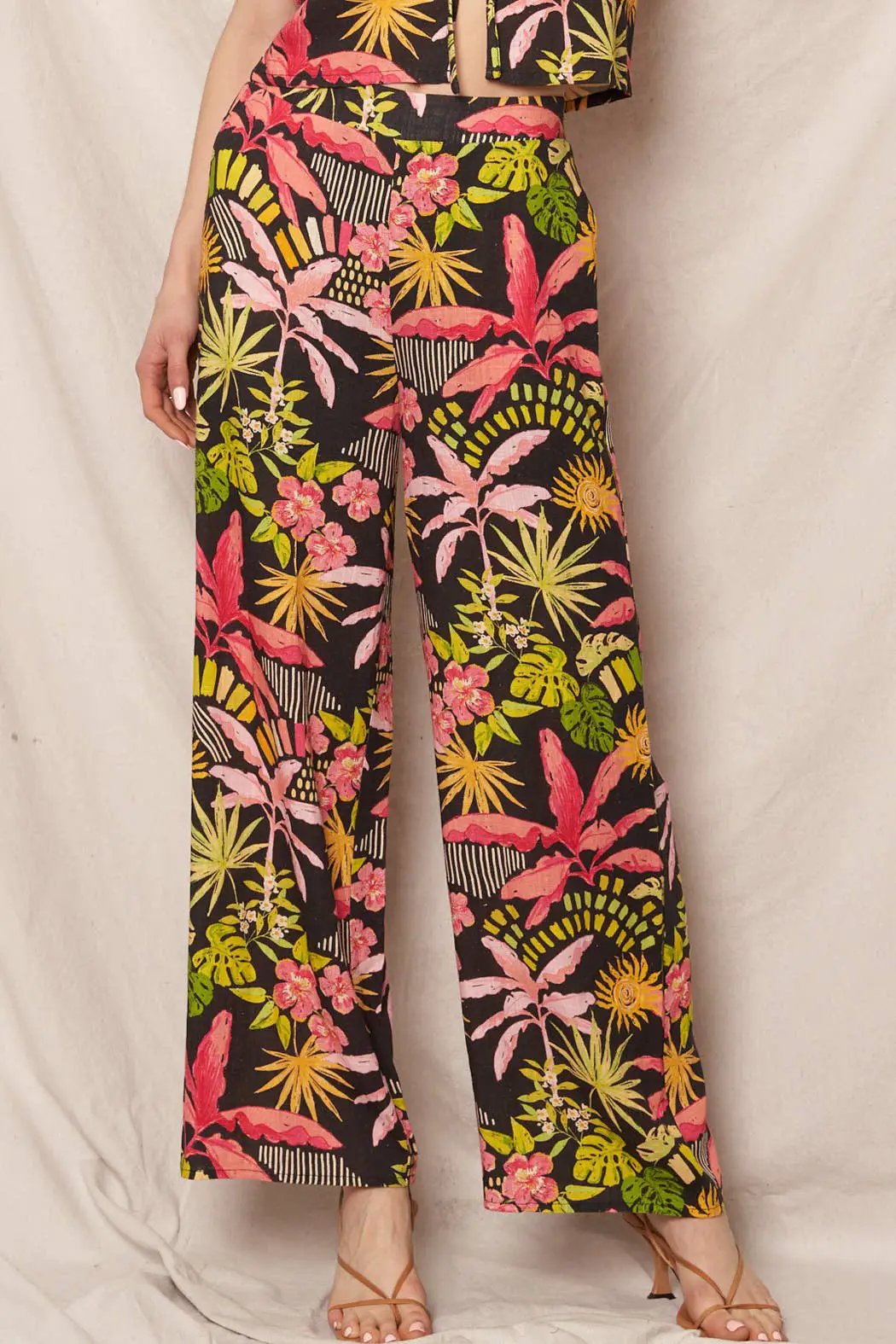 En Crème En Crème Black Multicolor Tropical Print Pants - Pants tropical print pants in black multi