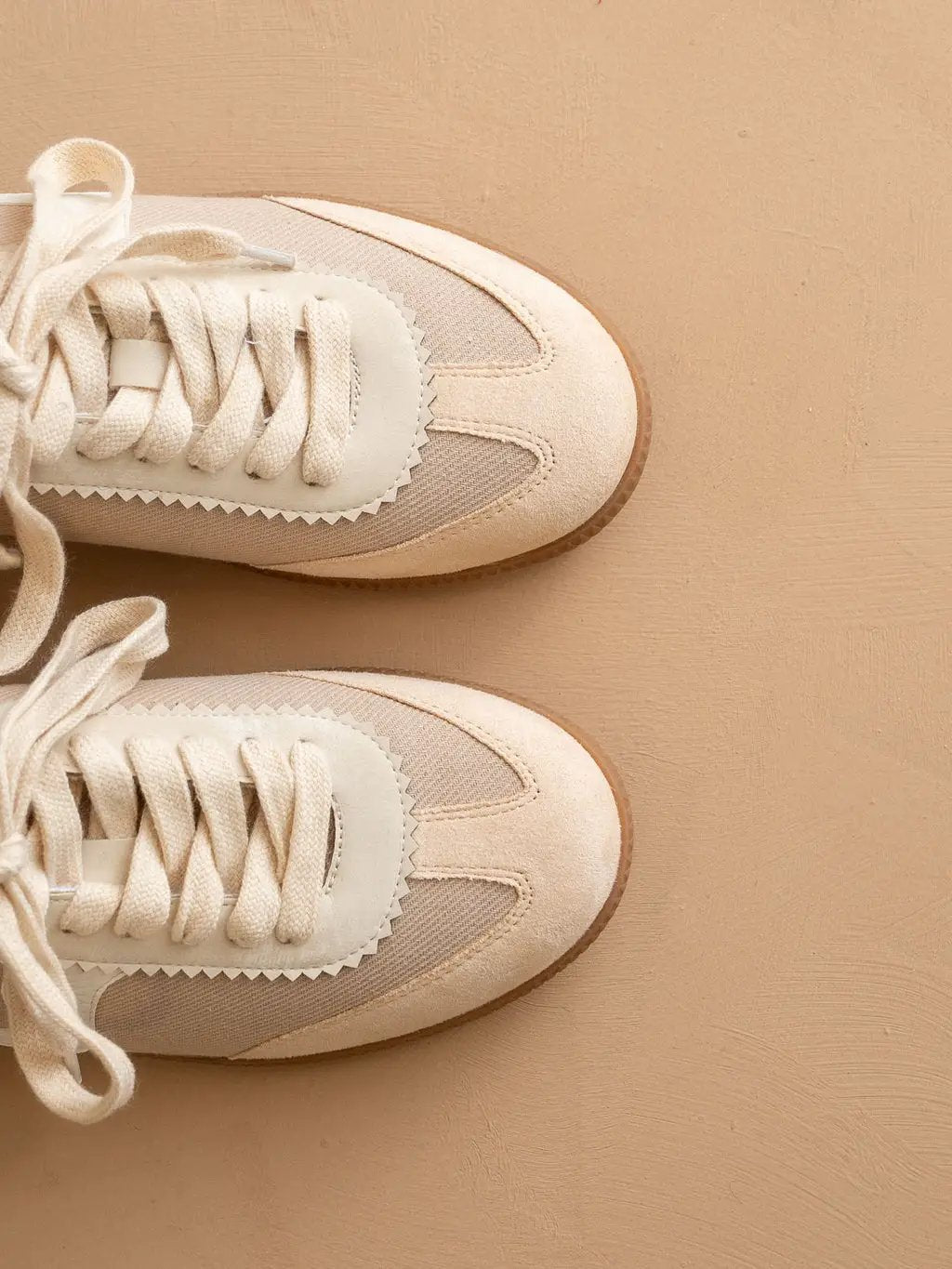 OASIS SOCIETY The Kyla Classic Low Top Sneaker - Sneakers