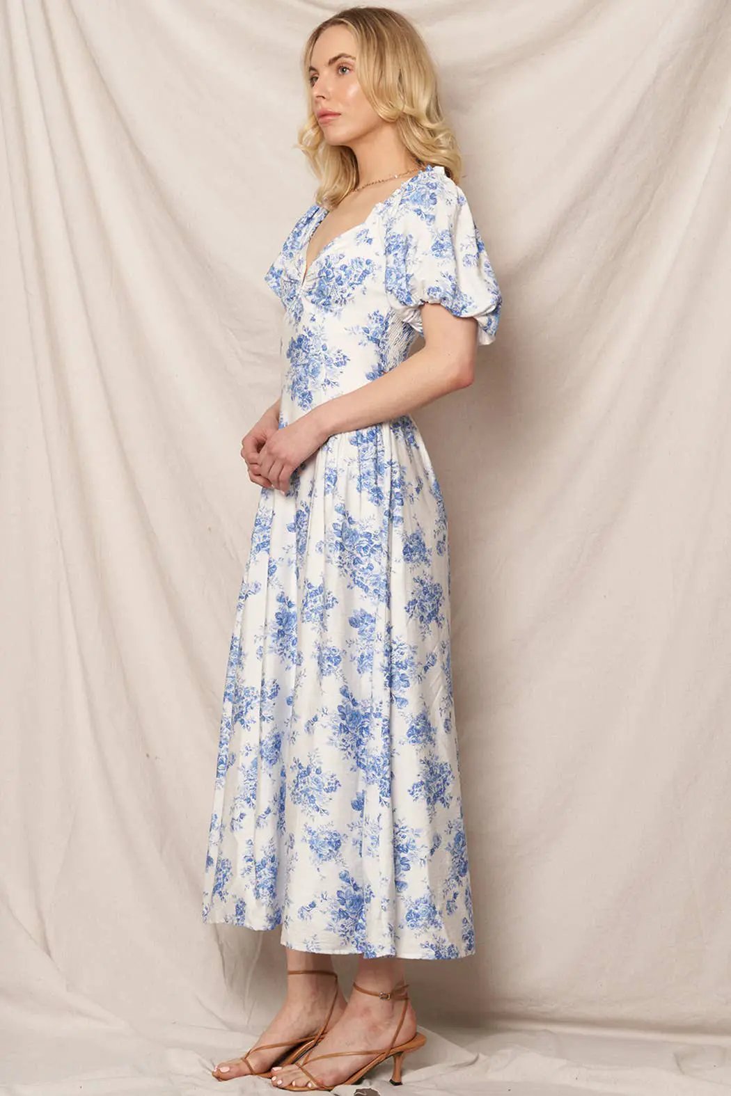 En Crème En Crème - Puff Sleeve Floral Print Midi Dress: White Blue - Dresses spring dress