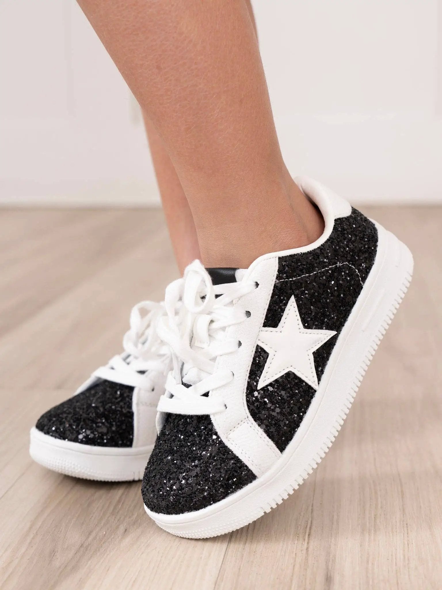 Marie Nicole Clothing Marie Nicole Clothing - Girls' Sparkle Star Sneaker: Black Glitter - Sneakers