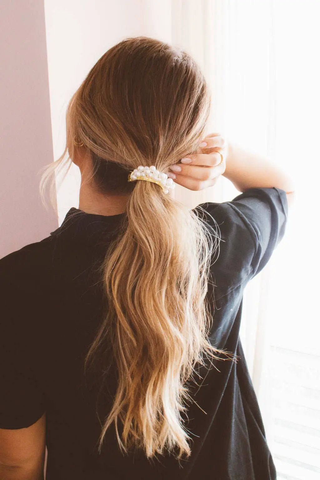 Shop ANDi Shop ANDi - Dorothy Pearl Ponytail Clip - Hair Pins, Claws & Clips Pearl ponytail clip