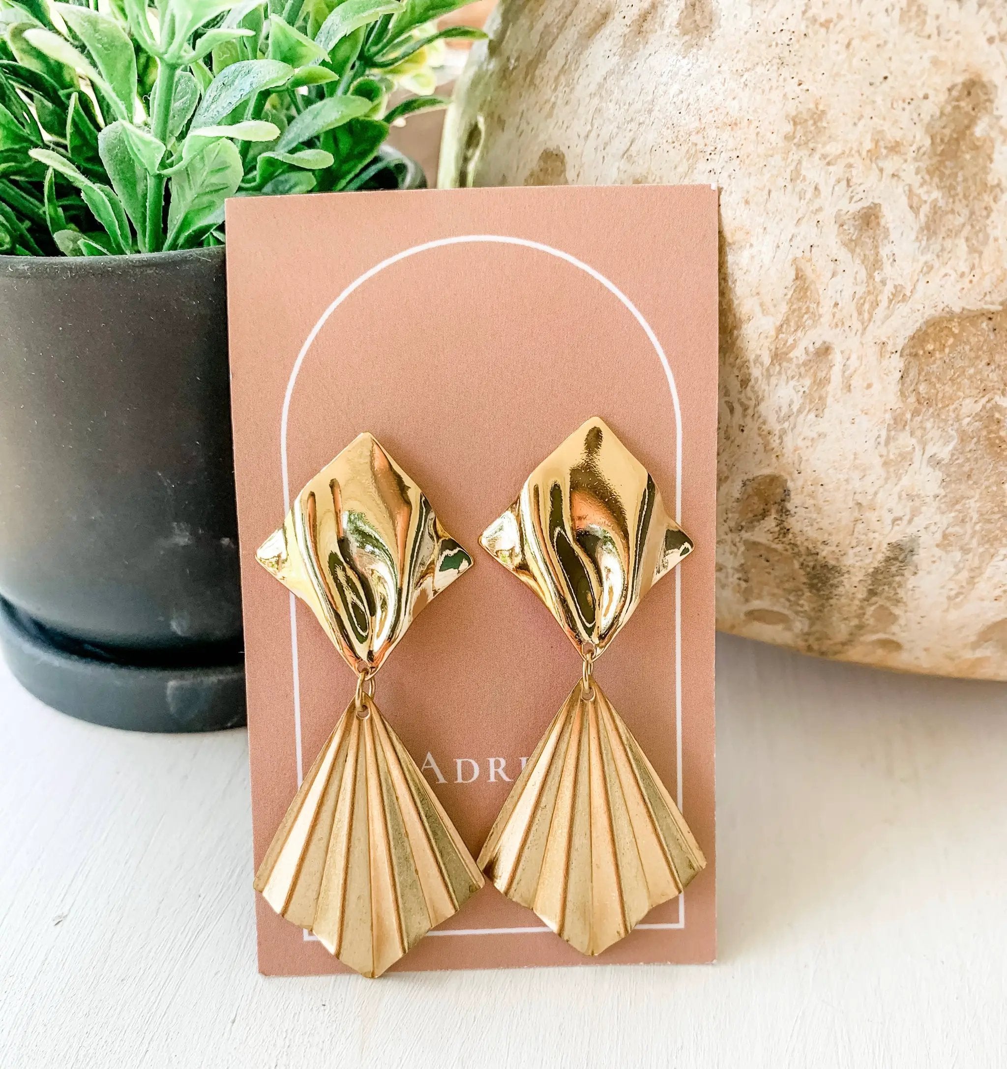 Adri’s The Luster & Glow Fan Drops - Earrings