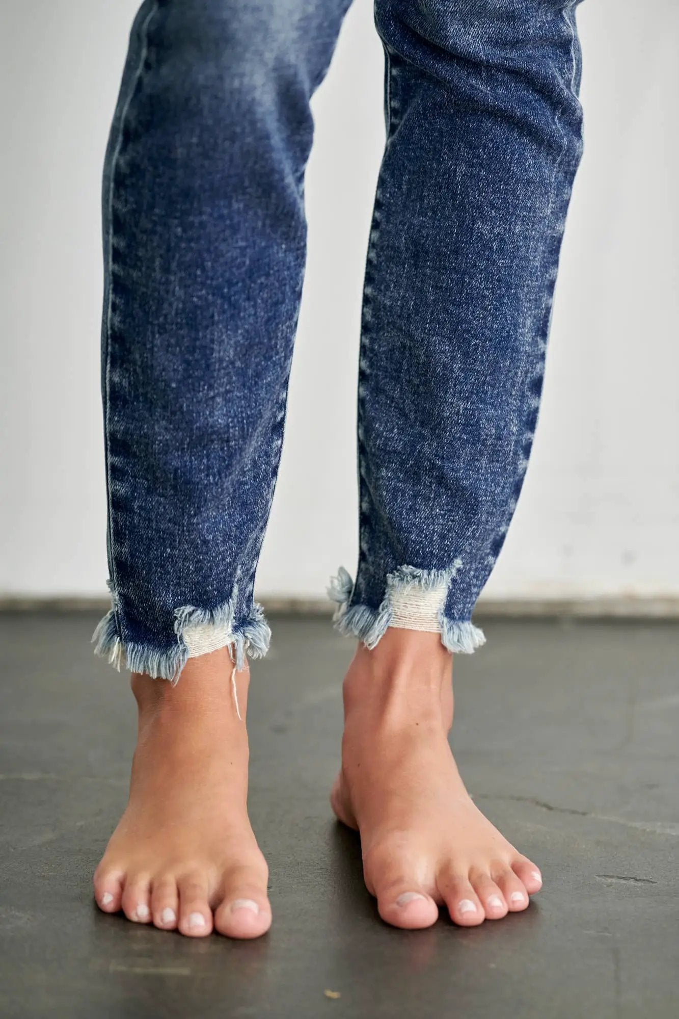 ARTEMIS VINTAGE Artemis Vintage Medium Wash High Rise Button-Up Skinny Jeans - Jeans