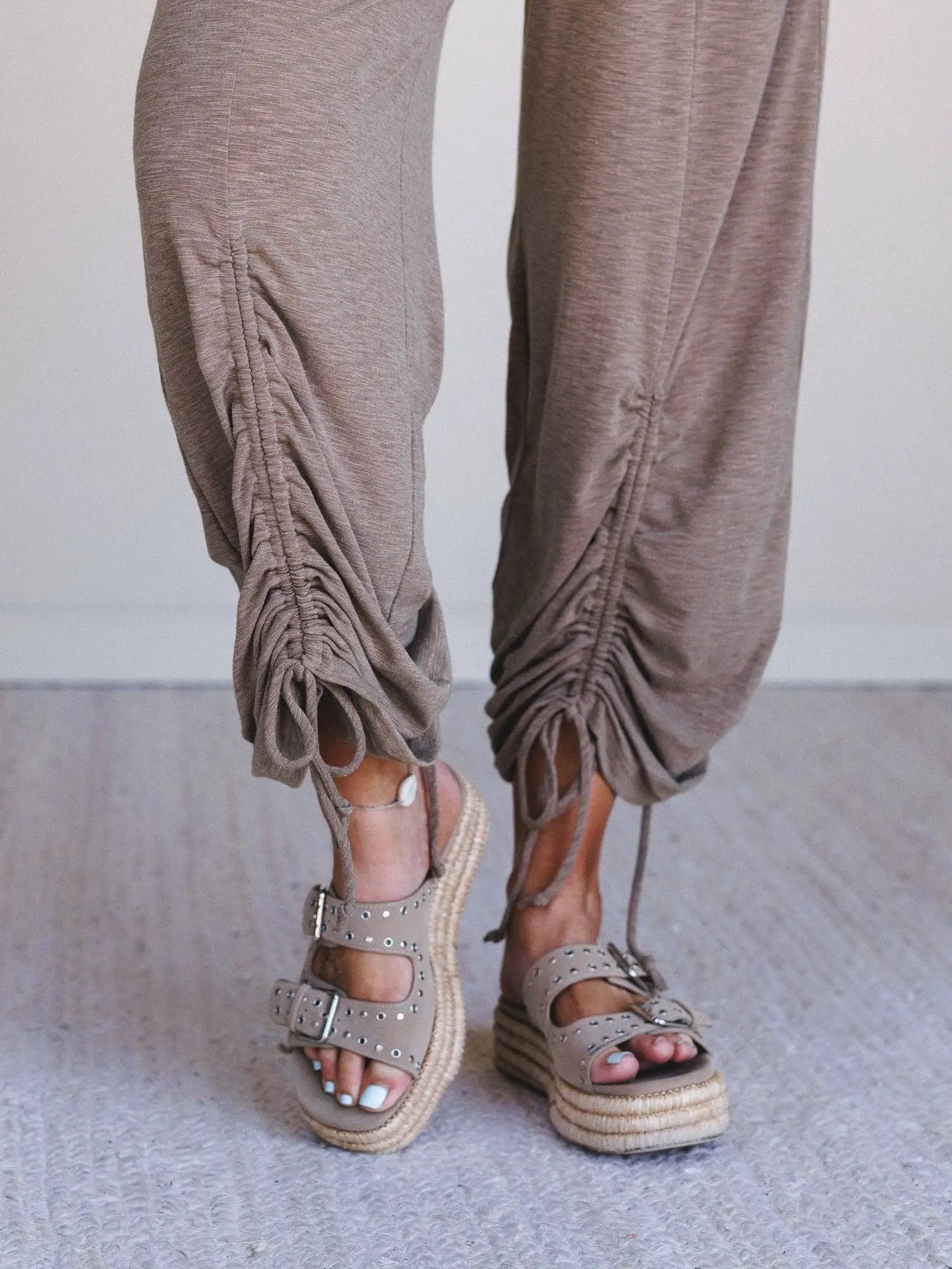 Three Bird Nest Three Bird Nest - Solie Cinched Pants in Mocha - Joggers bottoms-pants