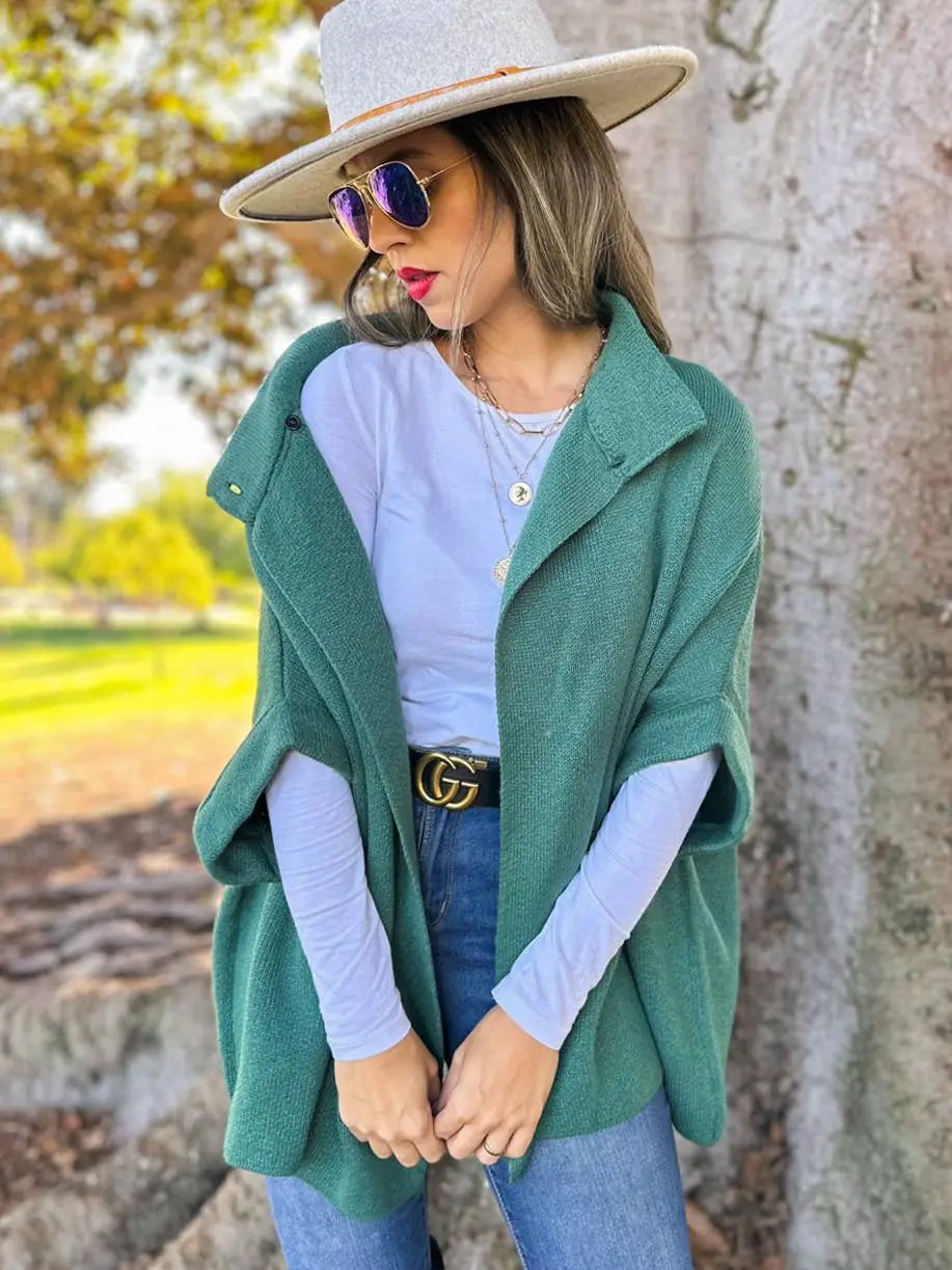 AMOLI AMOLI - Green Solid Knitted Cardigan with Neck Button - Cardigans
