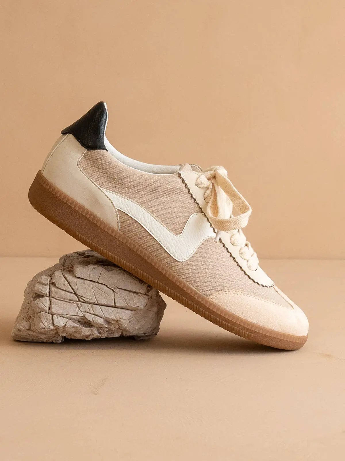 OASIS SOCIETY The Kyla Classic Low Top Sneaker - Sneakers