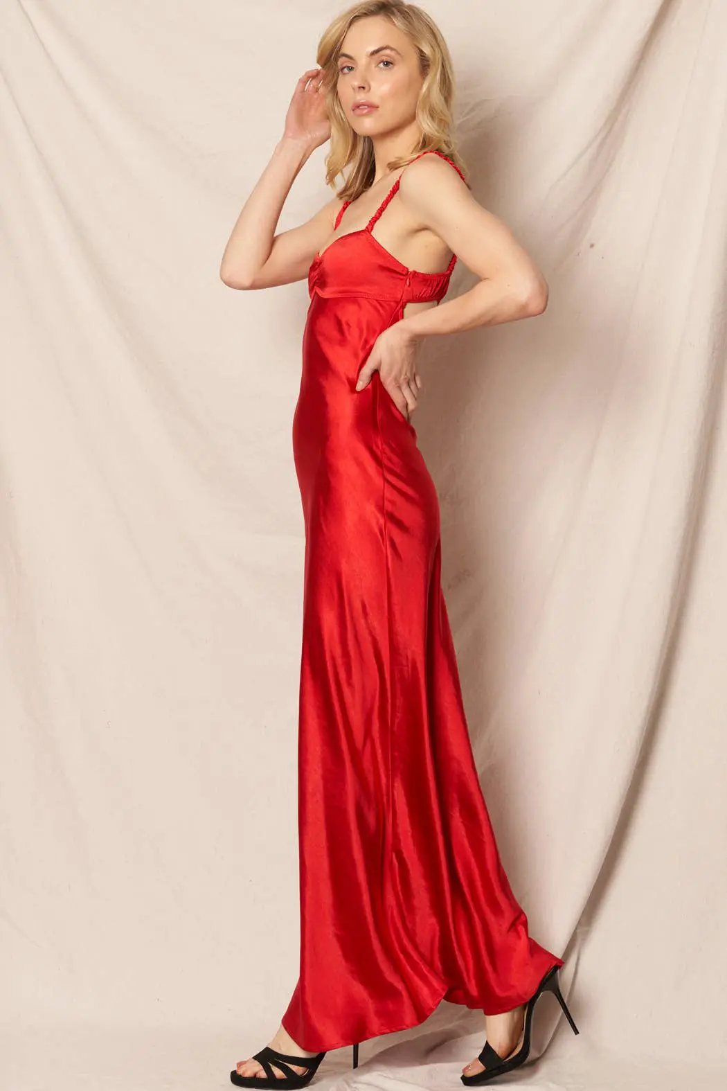 En Crème En Crème Red Sleeveless Sweetheart Neckline Satin Maxi Dress - Dresses Red satin maxi dress
