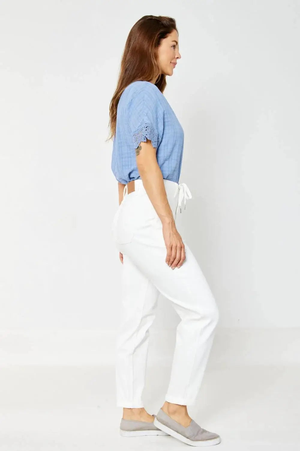 Judy Blue The High Waist White Cuffed Jogger Denim Jeans: REG & CURVY - Jeans judy blue utility jogger jeans