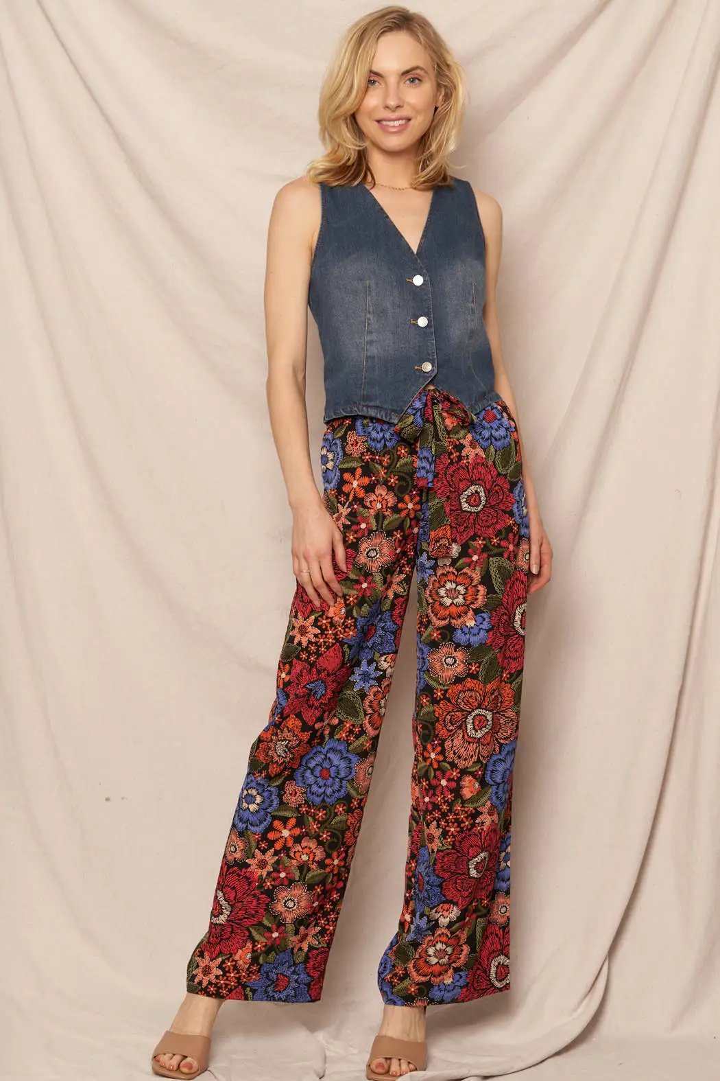 En Crème En Crème Black Multi High Waisted Floral Print Pants - Pants