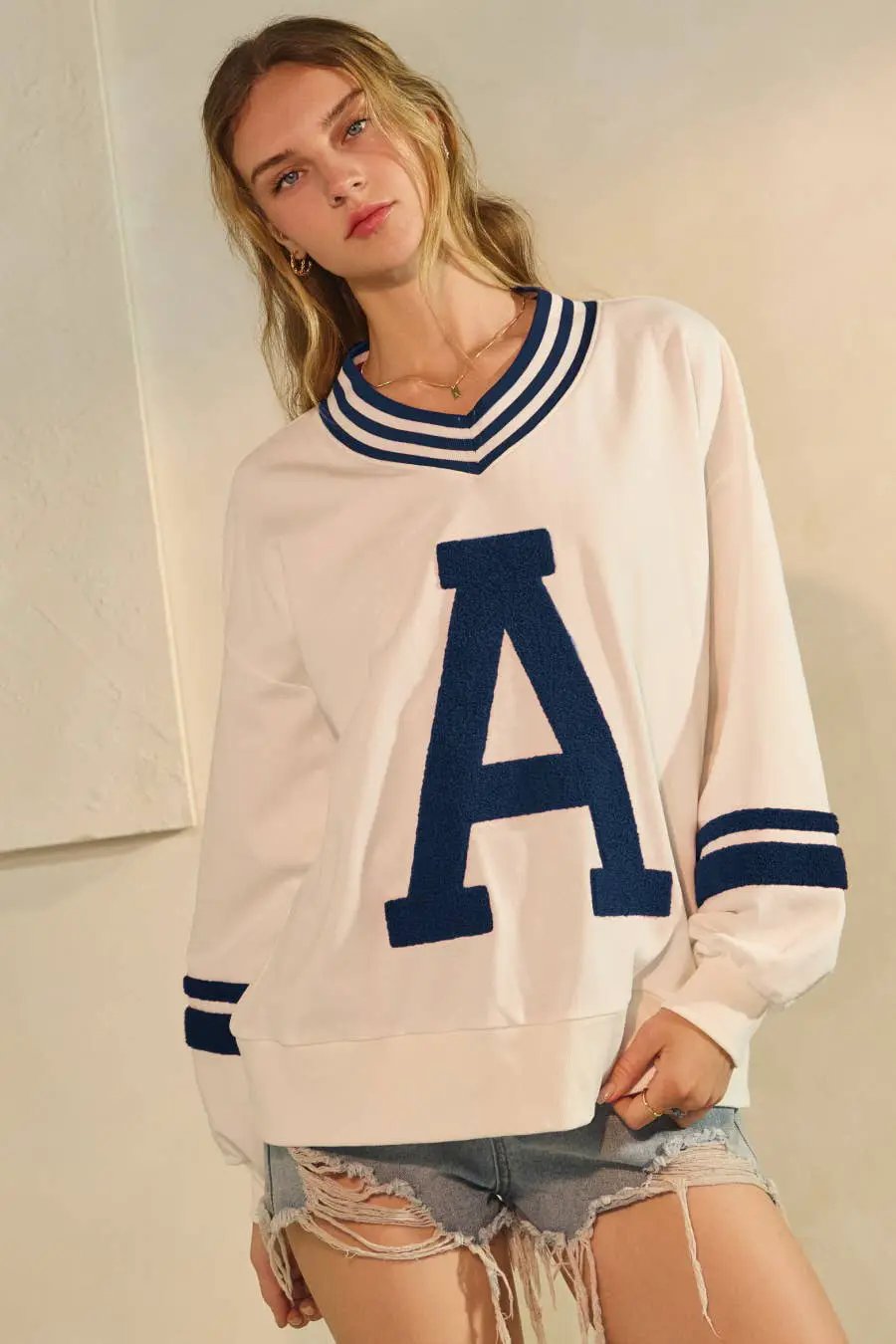 Oddi Oddi - Varsity-Inspired Pullover: White Blue Combo - Sweatshirts