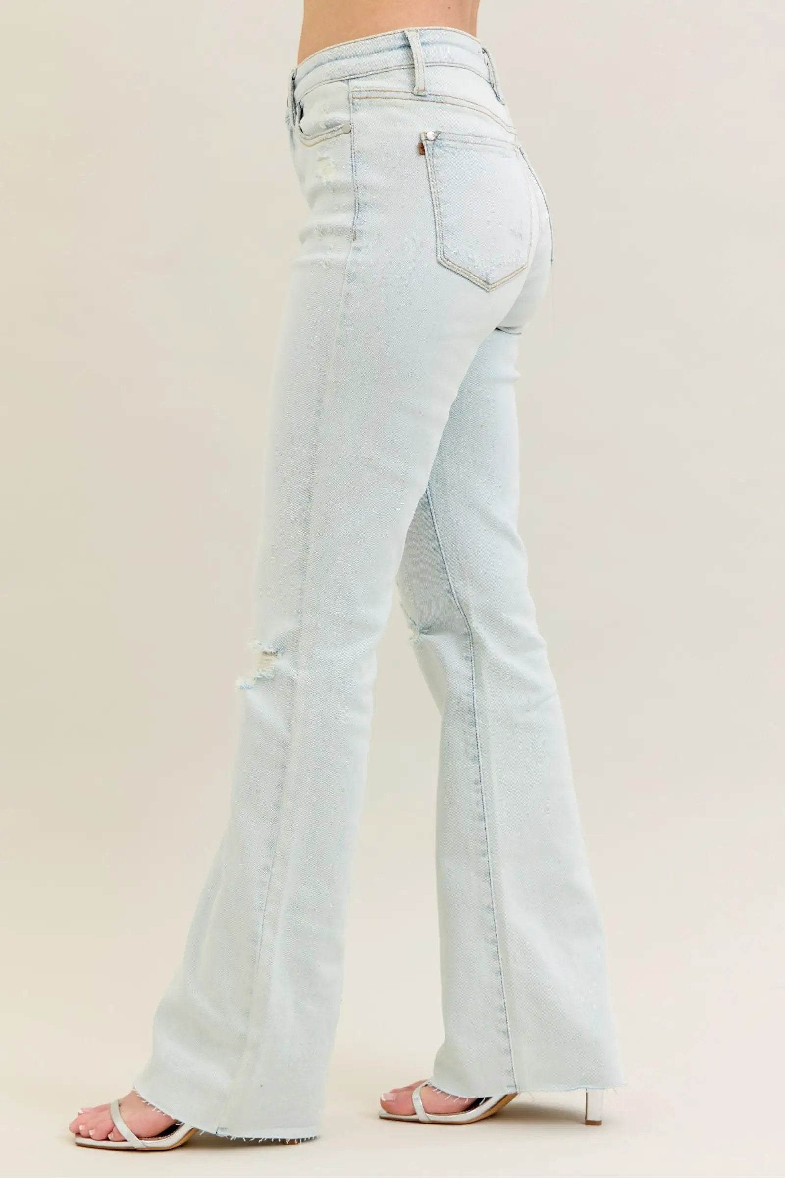 Judy Blue Judy Blue Mid Rise Destroy & Fray Bootcut - Jeans Judy Blue Mid Rise Destroy & Fray Bootcut