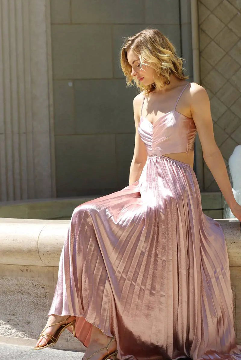 En Crème En Crème Blush Sleeveless Sweetheart Neckline Pleated Maxi Dress - Dresses sleeveless sweetheart neckline pleated maxi dress