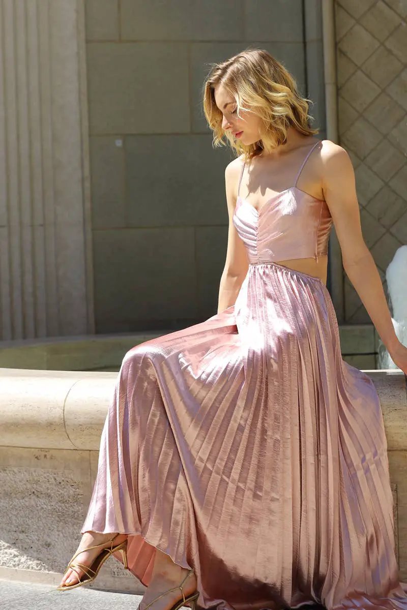 En Crème En Crème Blush Sleeveless Sweetheart Neckline Pleated Maxi Dress - Dresses sleeveless sweetheart neckline pleated maxi dress