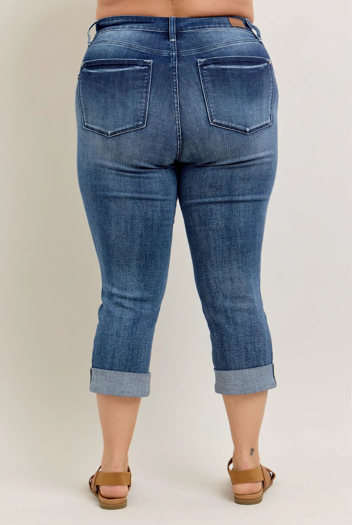 Judy Blue Judy Blue Dark Wash Cuffed Capri PLUS - Jeans Judy Blue Dark Wash Cuffed Capri PLUS