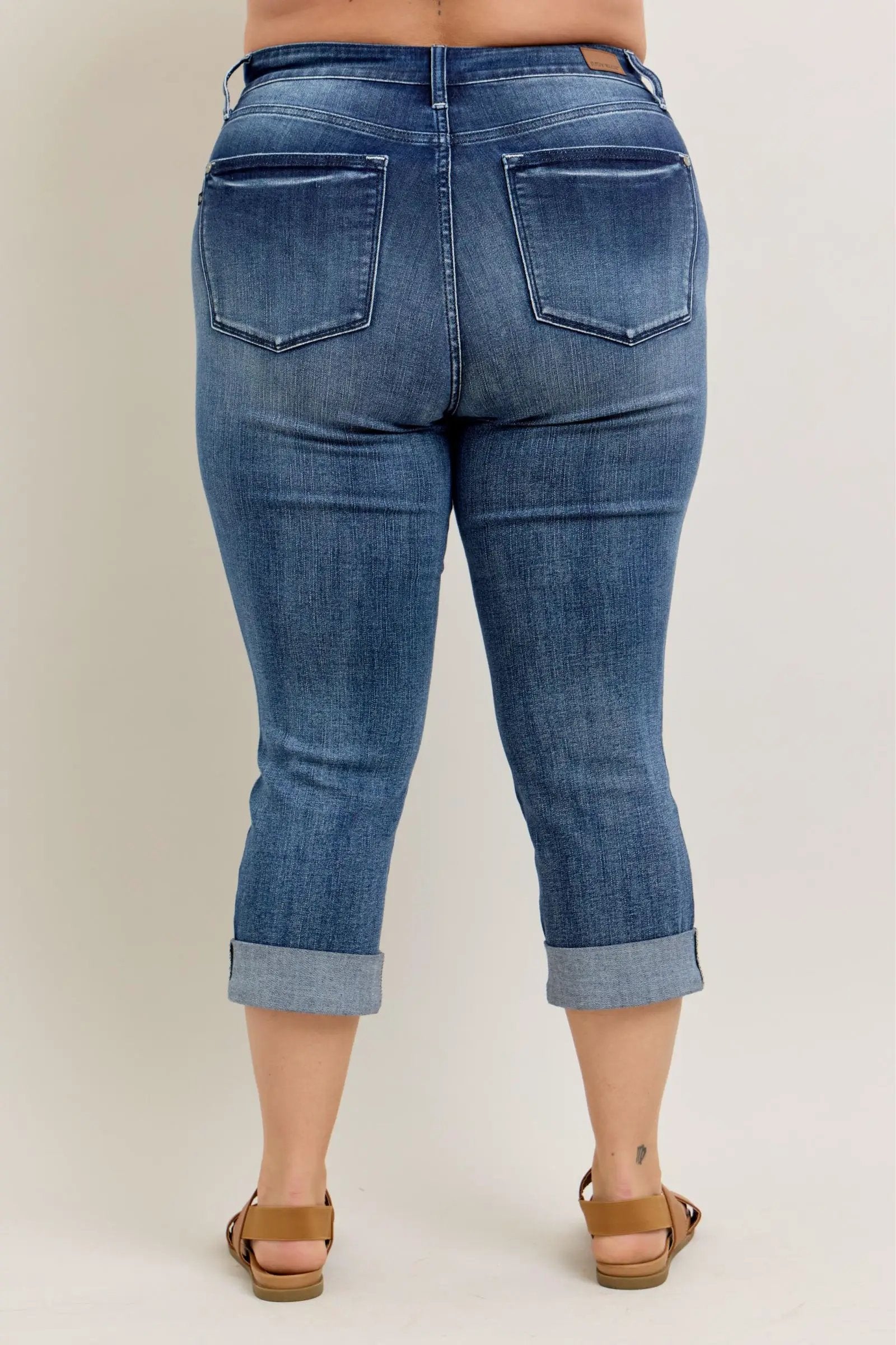 Judy Blue Judy Blue Dark Wash Cuffed Capri PLUS - Jeans Judy Blue Dark Wash Cuffed Capri PLUS