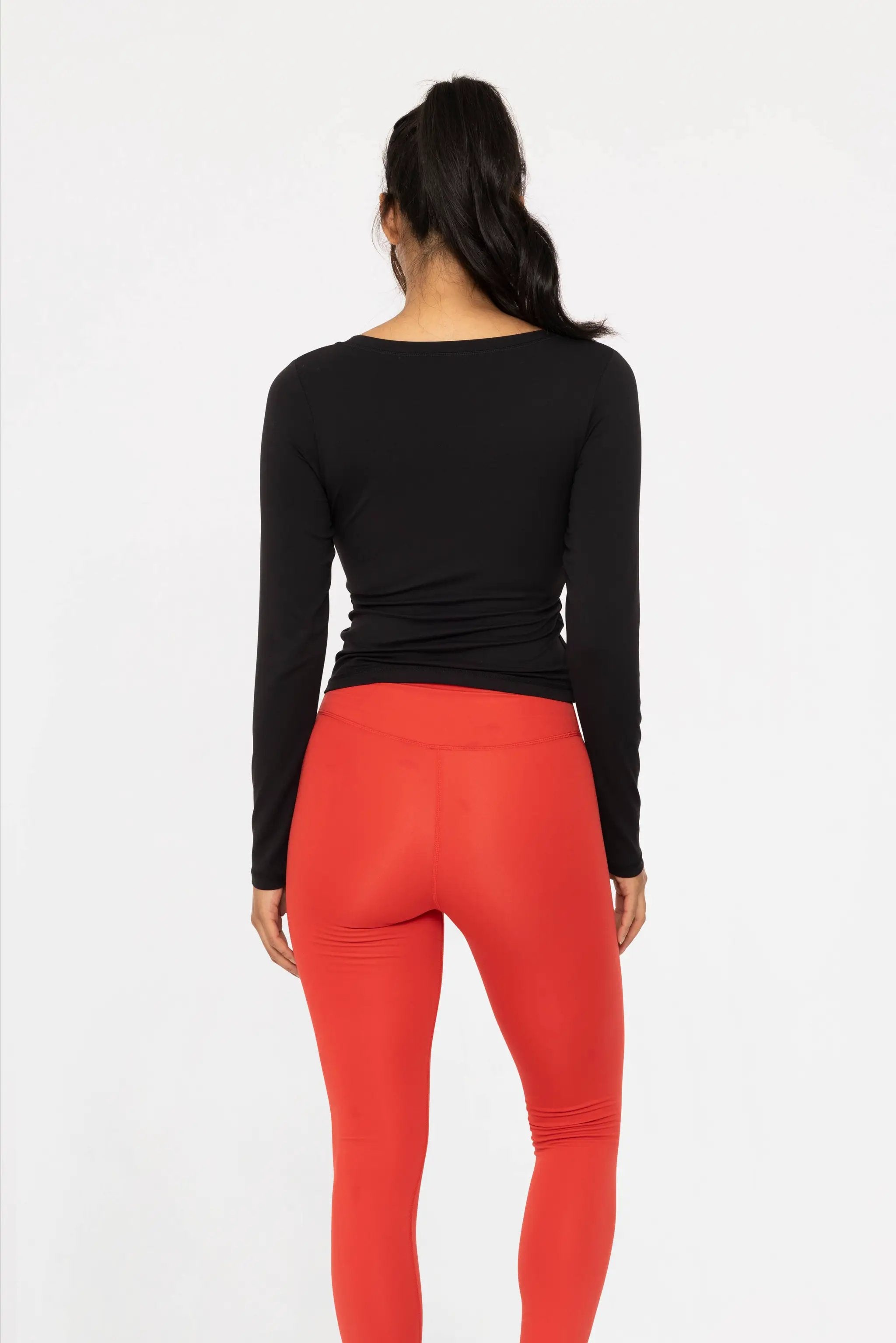 Mono B Mono B - Black Scoop Neck Active Long Sleeve Top with Built-In-Bra - Activewear Tops Mono B - GREEN - Scoop Neck Active Long Sleeve