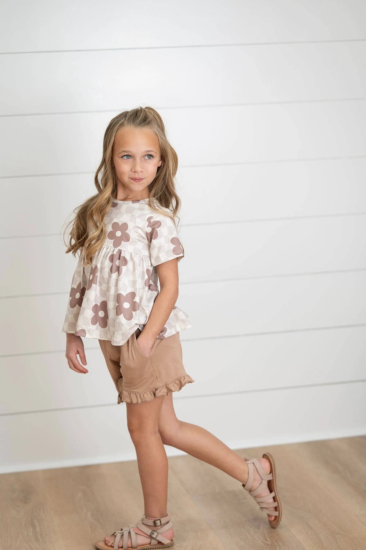 Oopsie Daisy Kids Retro Daisy Check Tan Pocket Ruffle Spring Short Set - Outfit Sets
