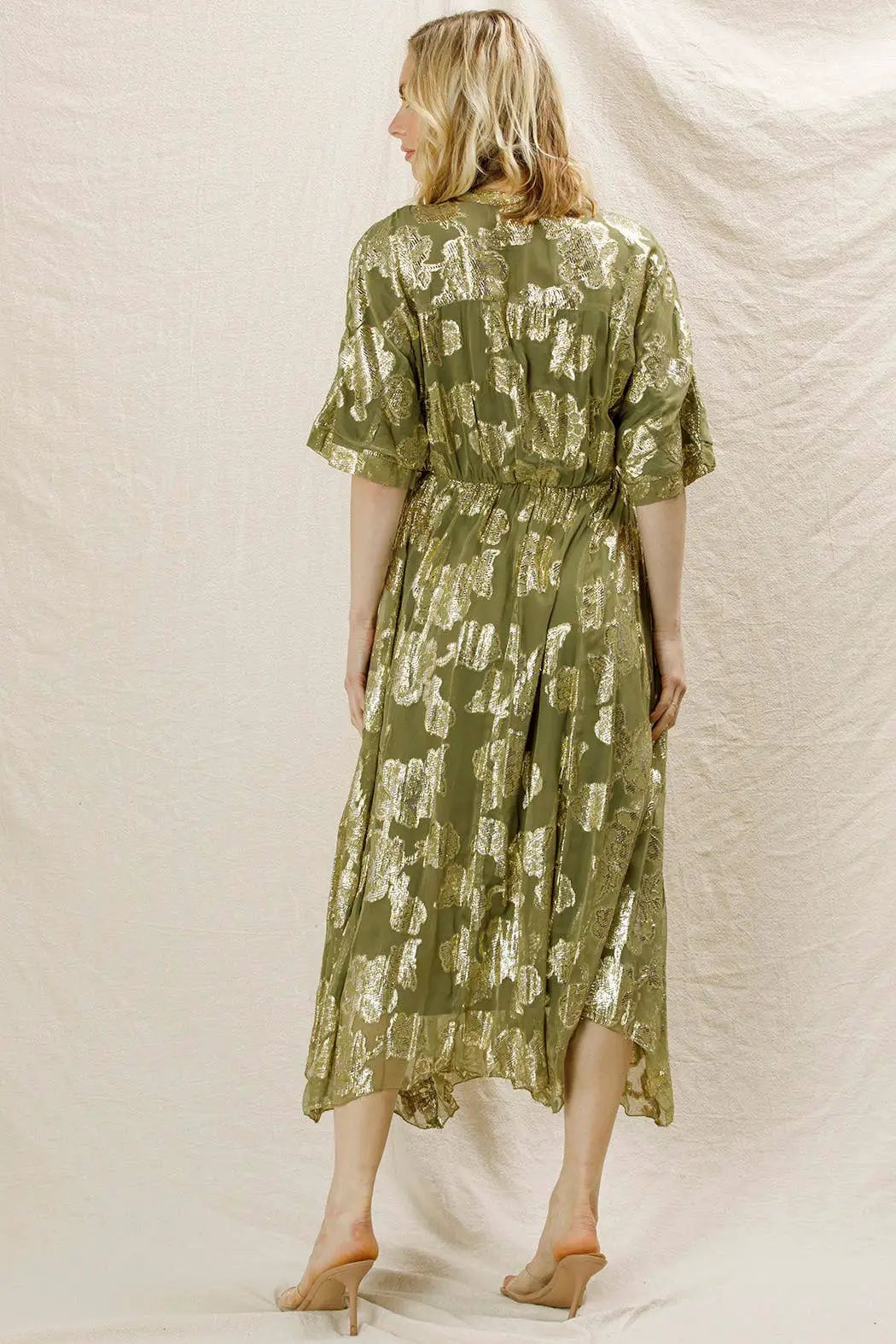 En Crème En Crème Olive Gold V-Neck Kimono Sleeve Maxi Dress - Dresses En Crème - V-Neck Kimono Sleeve Maxi Dress: OLIVE GOLD