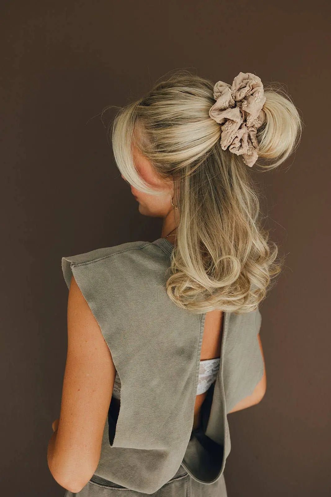 Shop ANDi The Tessa Jumbo Scrunchie - Ponytail Holders