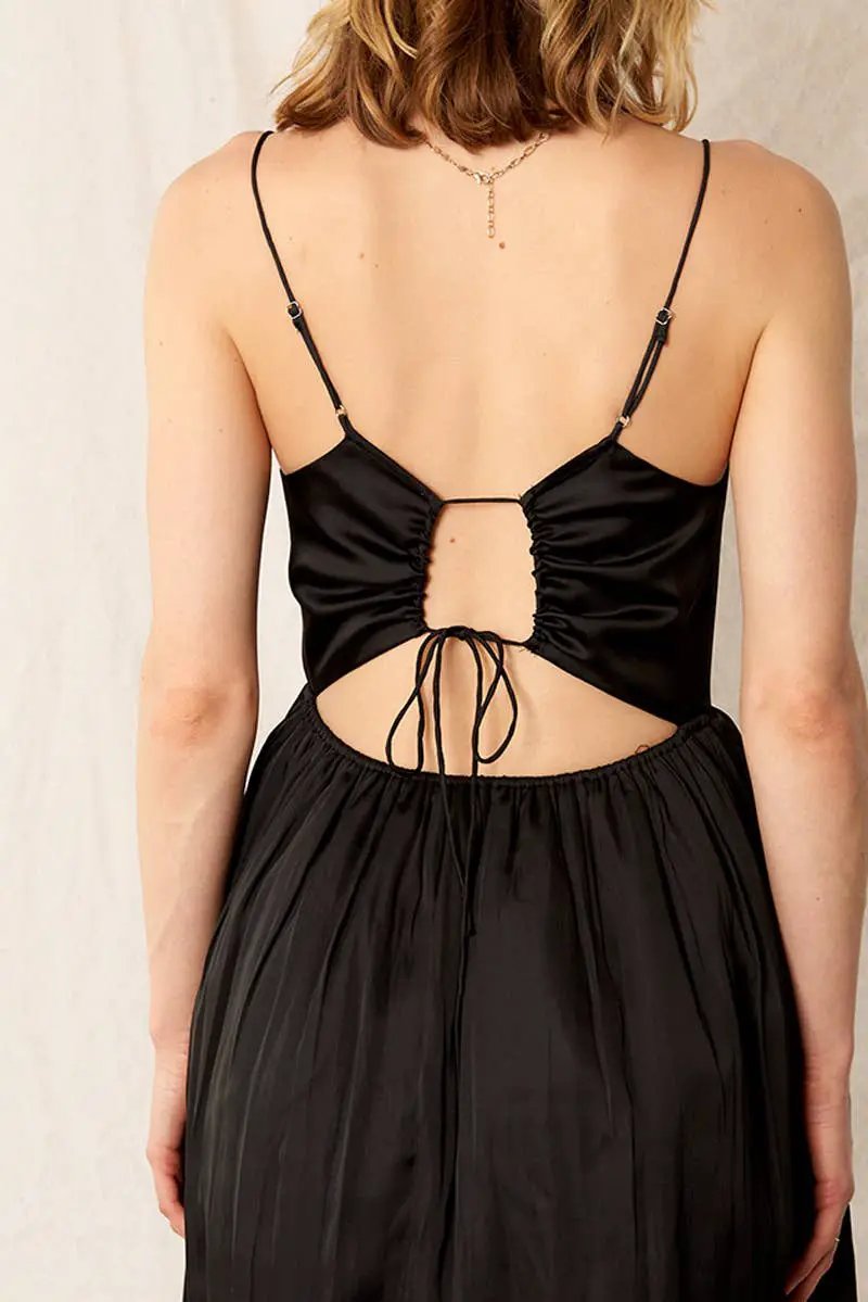 En Crème En Crème Black Sleeveless Cami Midi Dress - Dresses black sleeveless cami midi dress