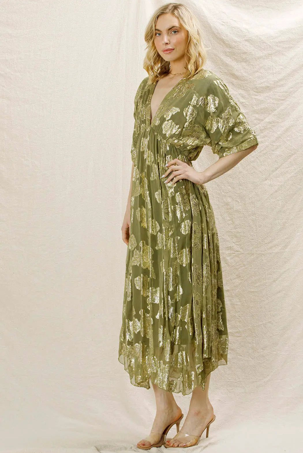 En Crème En Crème Olive Gold V-Neck Kimono Sleeve Maxi Dress - Dresses En Crème - V-Neck Kimono Sleeve Maxi Dress: OLIVE GOLD