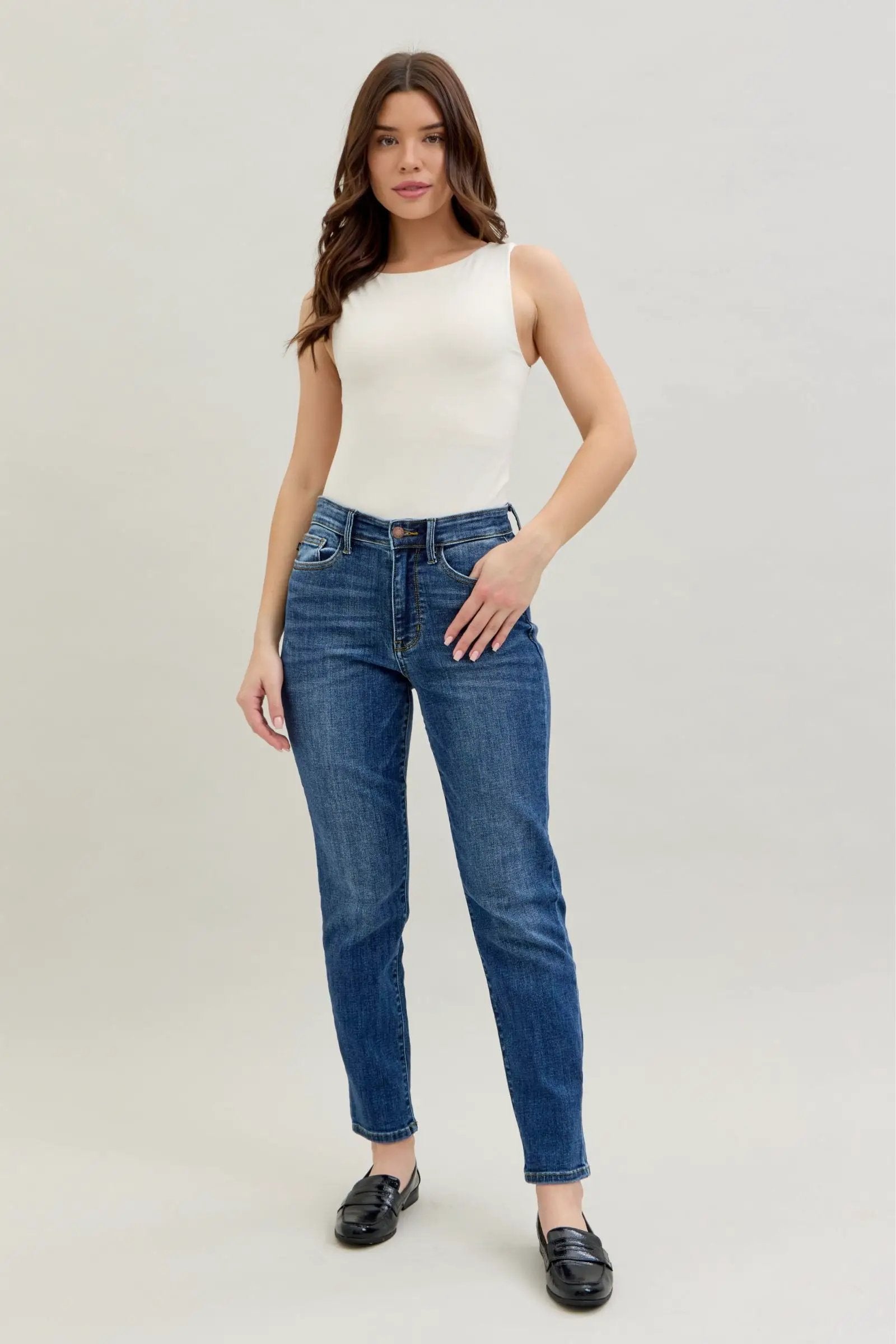 Judy Blue The High Rise Dark Wash Relaxed Skinny Jeans - Jeans Judy Blue High Rise Skinny
