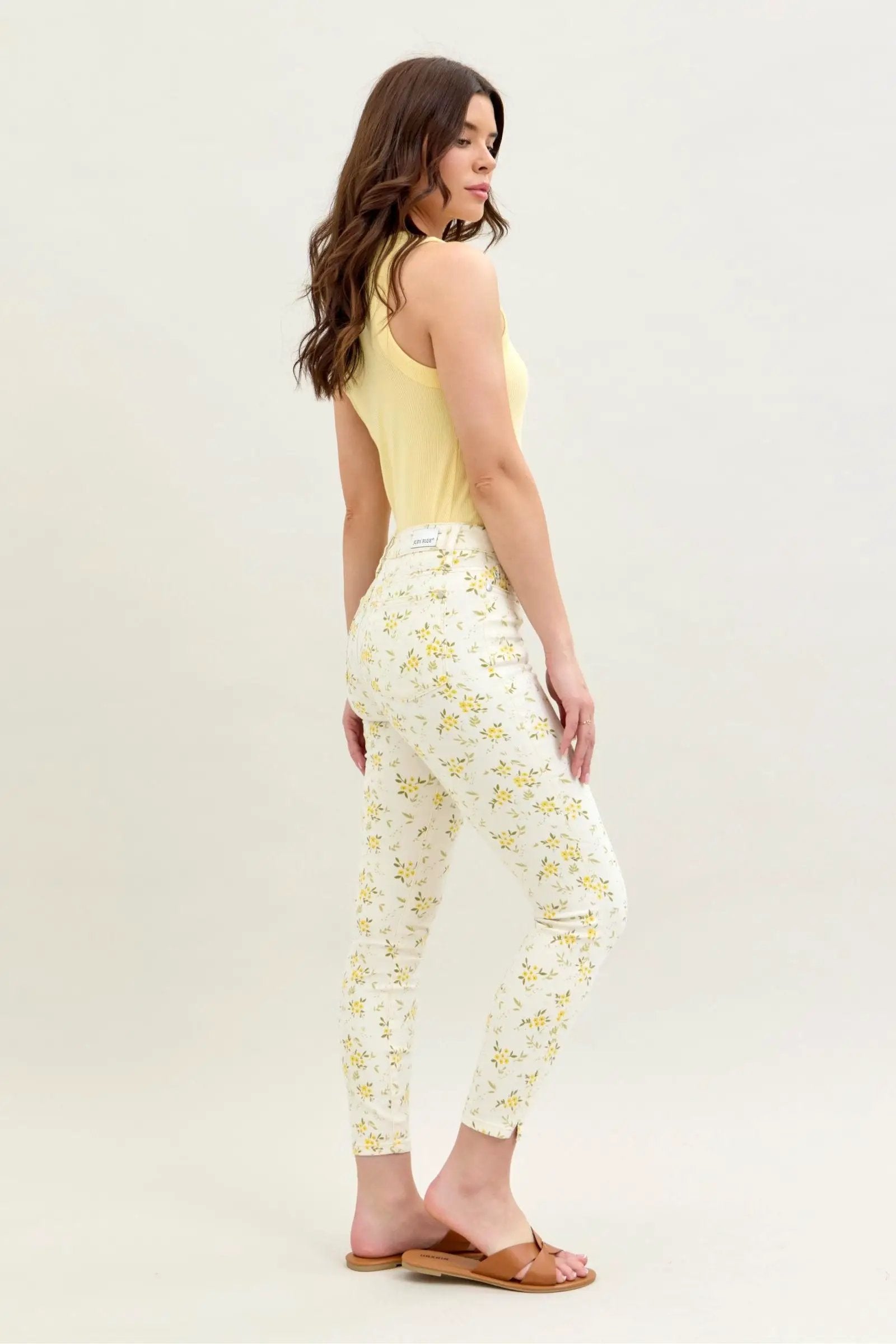 Judy Blue The Golden Meadow Mid Rise Skinny Leg Floral Print Jeans - Jeans Judy Blue Mid Rise Skinny Leg Floral Print Jeans